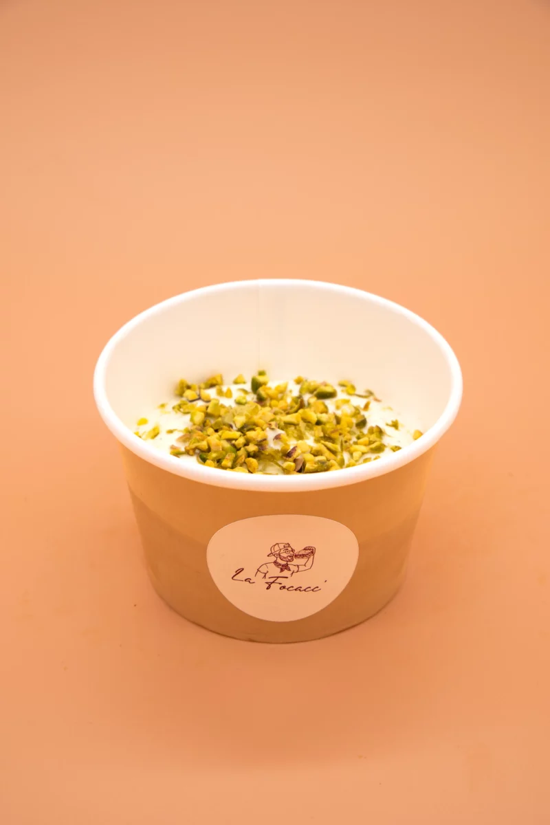 Crémeux citron vert & basilic, zeste de citron vert, éclats de pistaches